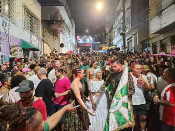 Descida da Piedade leva multidão ao centro de Vitória por Ricardo Medeiros