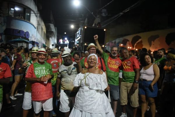 Descida da Piedade leva multidão ao centro de Vitória por Ricardo Medeiros