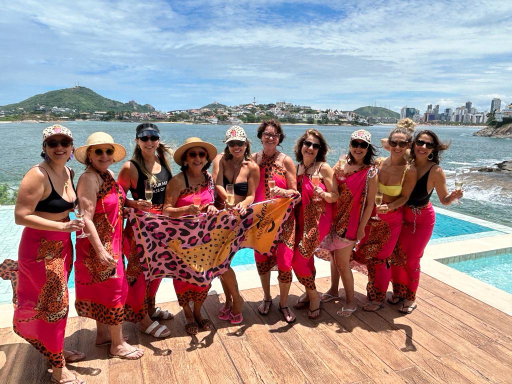 O grupo se reuniu neste sábado (27), na Ilha do Frade, para um dia de massoterapia, fit dance, banho de piscina e sauna