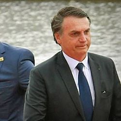 Carlos passou mal logo depois de seu pai, Jair Bolsonaro, ter a prisão domiciliar decretada pelo ministro Alexandre de Moraes
