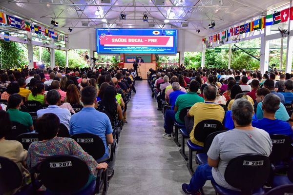 Famílias participam de toda a programação do seminário por Rodrigo Gavini