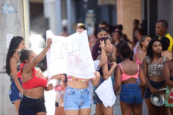 Protesto na Avenida Leitão da Silva, em Vitória por Ricardo Medeiros