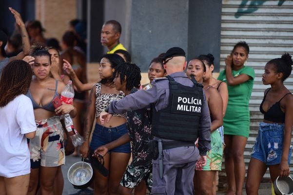 Protesto na Avenida Leitão da Silva, em Vitória por Ricardo Medeiros