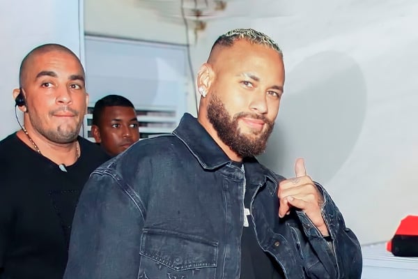 Neymar recebeu críticas após aparentar estar fora de forma