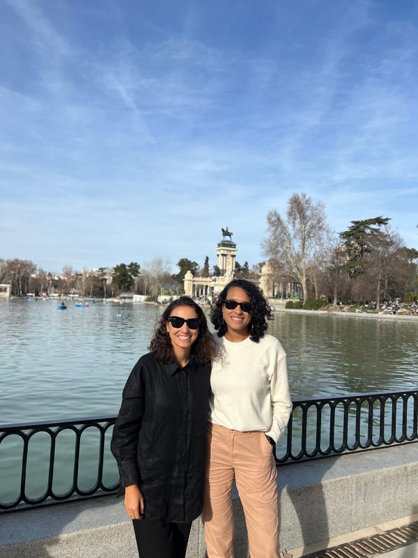 Renata Bravo e Ananda Miranda de férias na Europa recarregando as energias para 2024