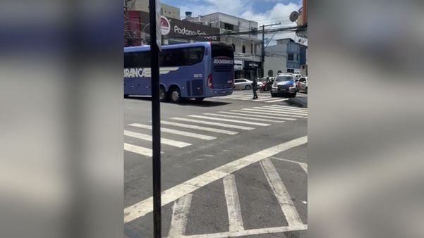 Homem é levado à delegacia por transportar drogas em ônibus de viagem no ES
