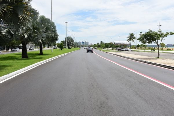 Av. Dante Michelini sem faixa contínua