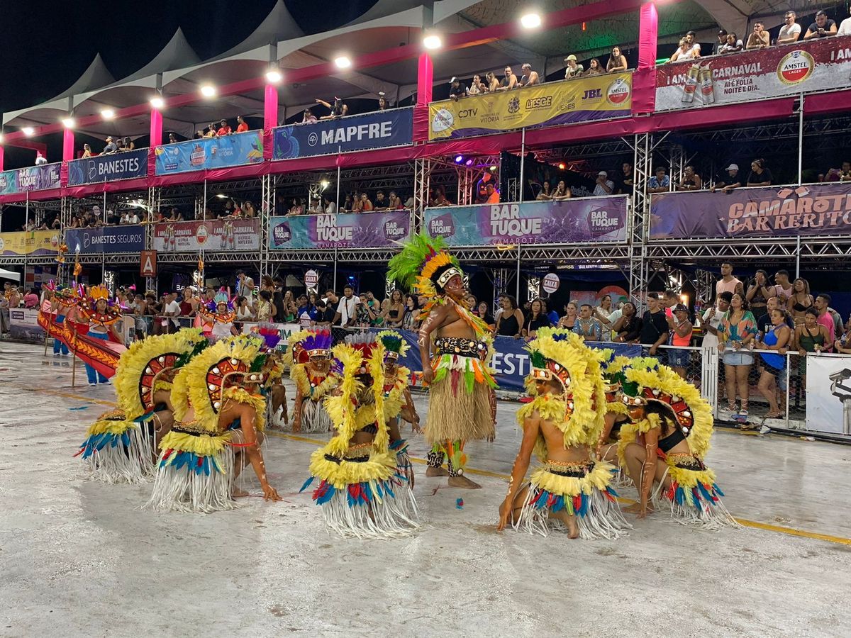 Barreiros foi a 6ª escola a desfilar no Sambão do Povo por Beatriz Heleodoro