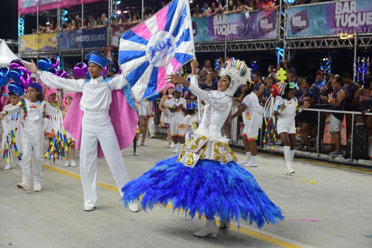 Confira o desfile da Novo império Carnaval de Vitória 2024 por Ricardo Medeiros