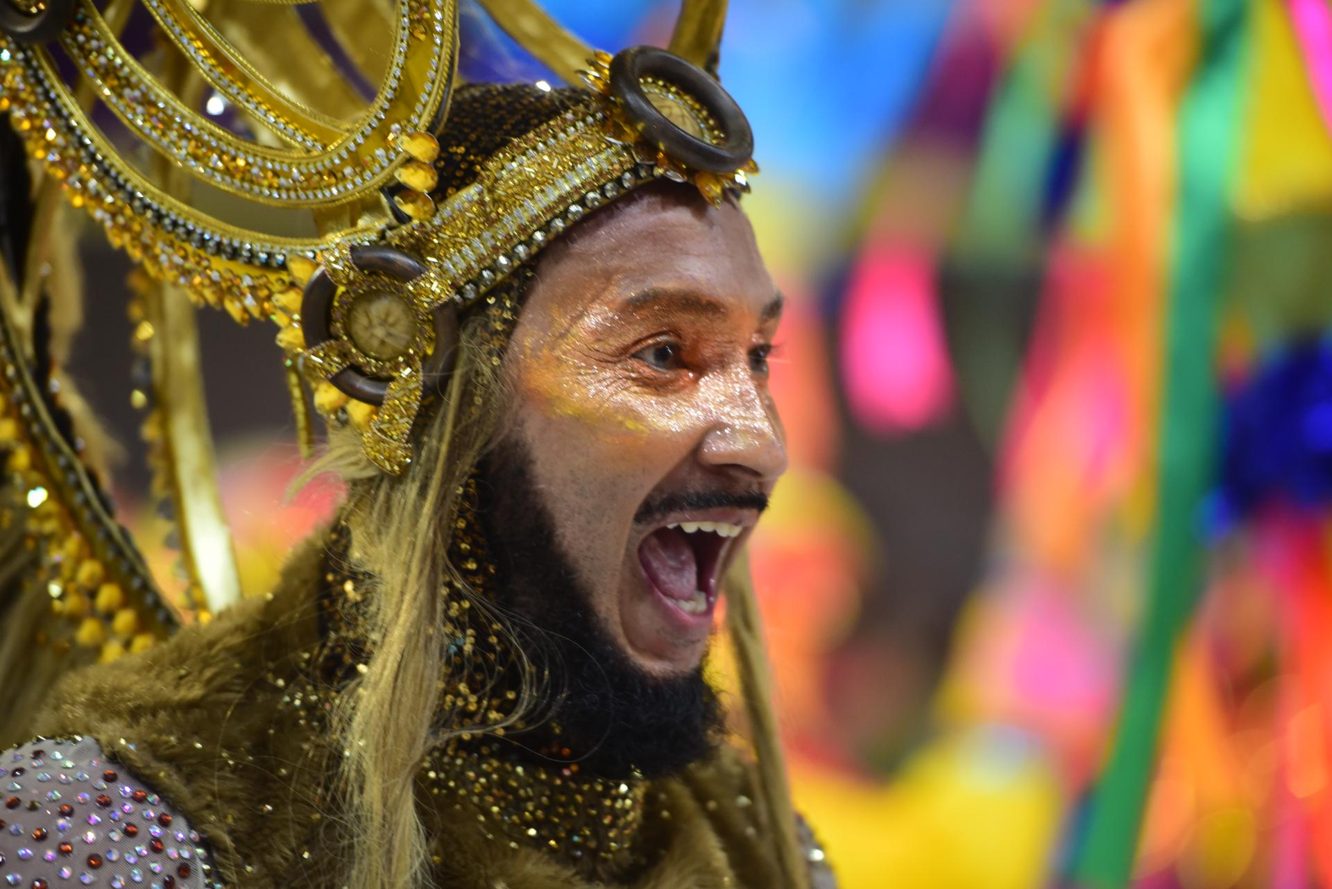 Confira o desfile da Novo império Carnaval de Vitória 2024