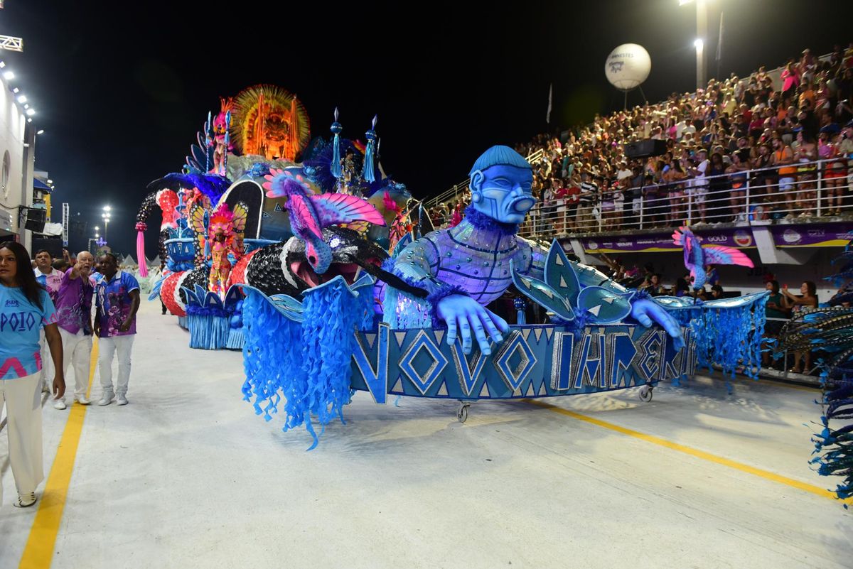 Confira o desfile da Novo império Carnaval de Vitória 2024 por Ricardo Medeiros