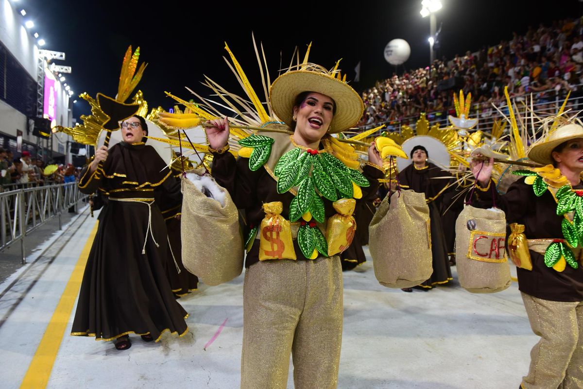 Confira o desfile da Novo império Carnaval de Vitória 2024 por Ricardo Medeiros