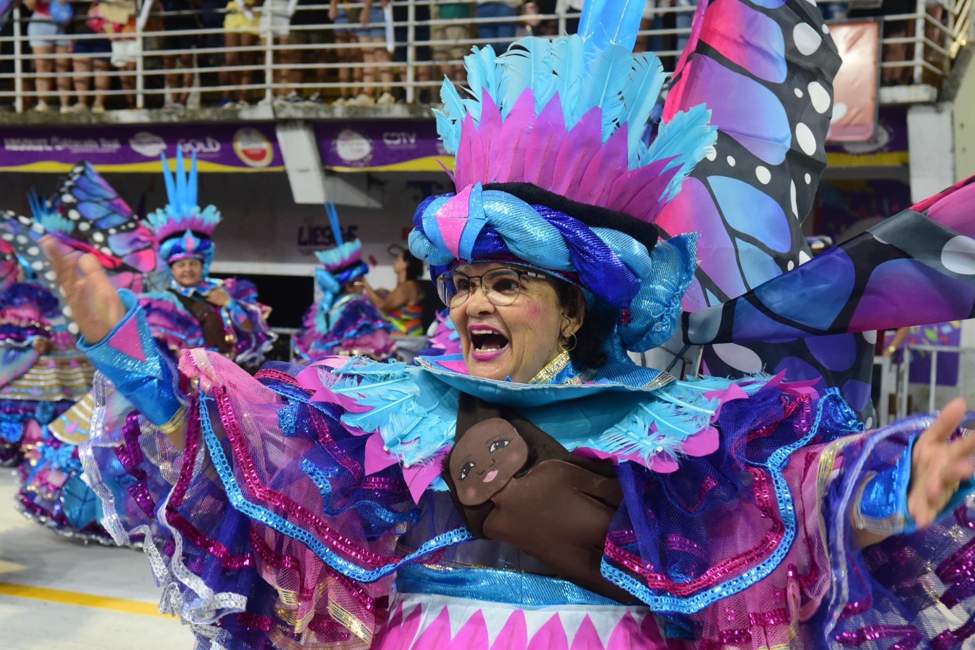 Confira o desfile da Novo Império no Carnaval de Vitória 2024