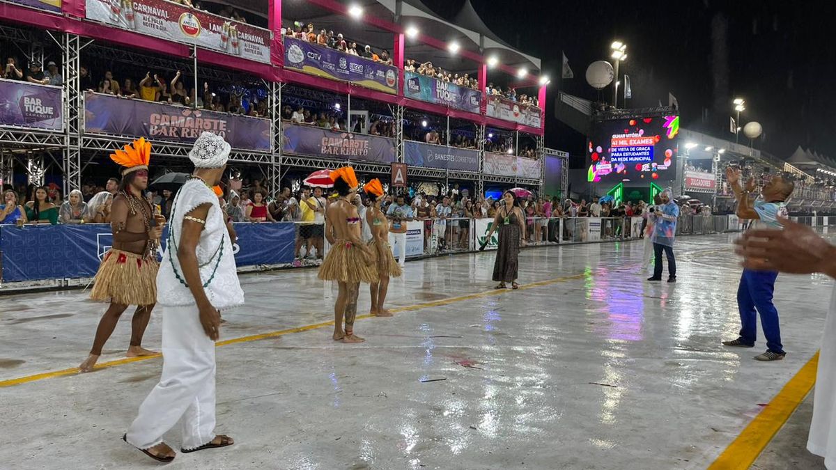 Império de Fátima foi a 5ª escola a desfilar no Sambão do Povo, em Vitória por Alberto Borém