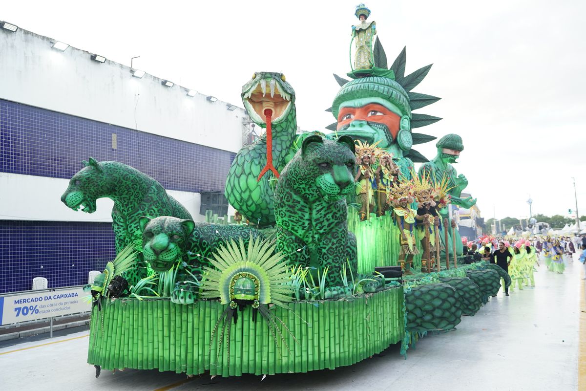 Independente de Eucalipto foi a última a entrar no Sambão do Povo entre as escolas do Grupo A por Vitor Jubini