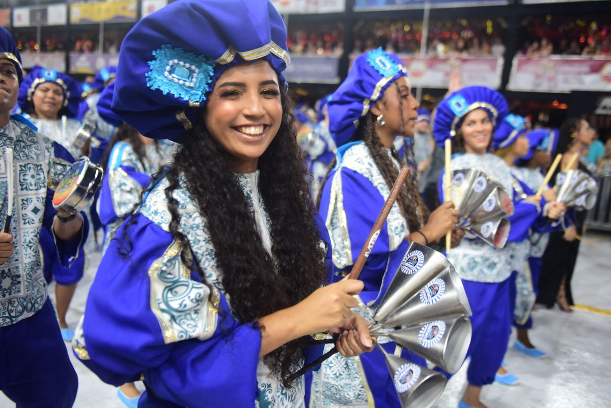 Mocidade da Praia foi a 2ª escola a desfilar no Sambão do Povo nesta sexta (2) por Rodrigo Gavini