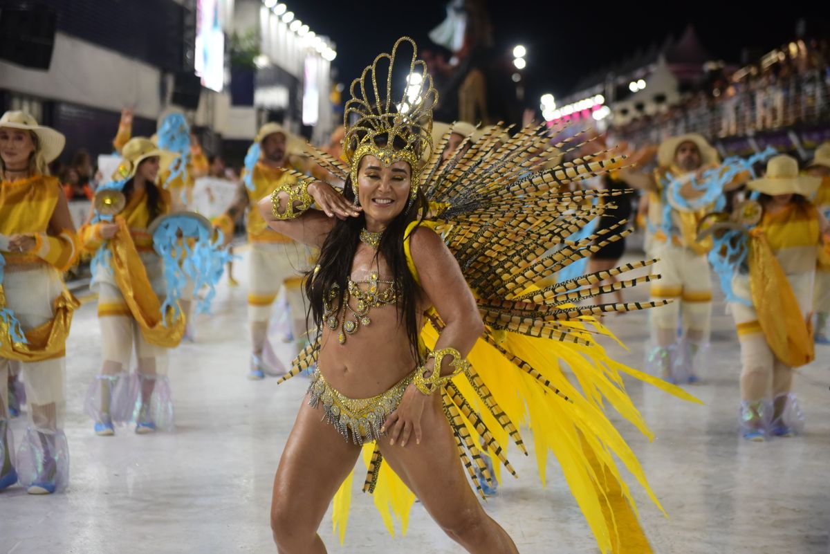 Mocidade da Praia foi a segunda escola a desfilar no Sambão do Povo nesta sexta-feira (2) por Rodrigo Gavini
