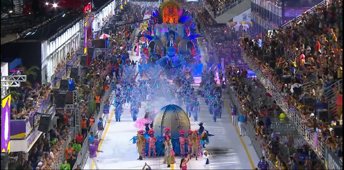 Novo Império é a primeira a desfilar no Sambão do Povo