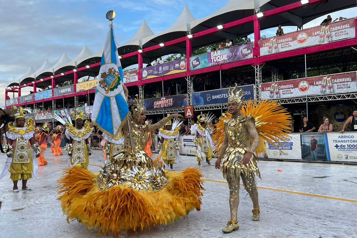 Última escola do primeiro dia de desfiles do Carnaval de Vitória 2024, a Independente de Eucalipto homenageia Baixo Guandu por Alberto Borém