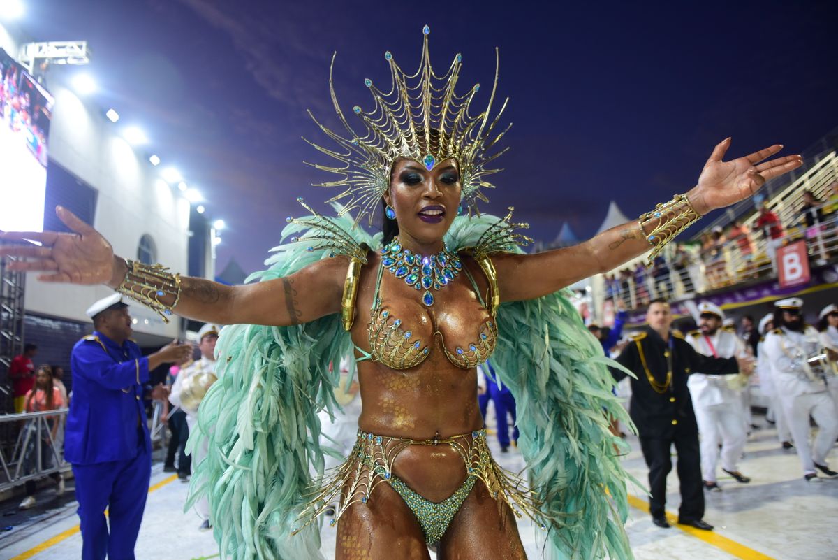 Unidos de Barreiros recupera enredo de 2009 e leva o amor por Guarapari ao Sambão do Povo no Carnaval 2024 por Rodrigo Gavini