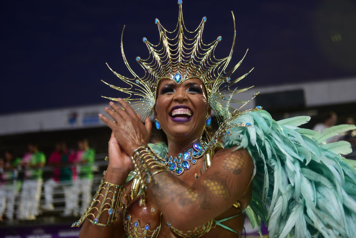 Unidos de Barreiros recupera enredo de 2009 e leva o amor por Guarapari ao Sambão do Povo no Carnaval 2024 por Rodrigo Gavini