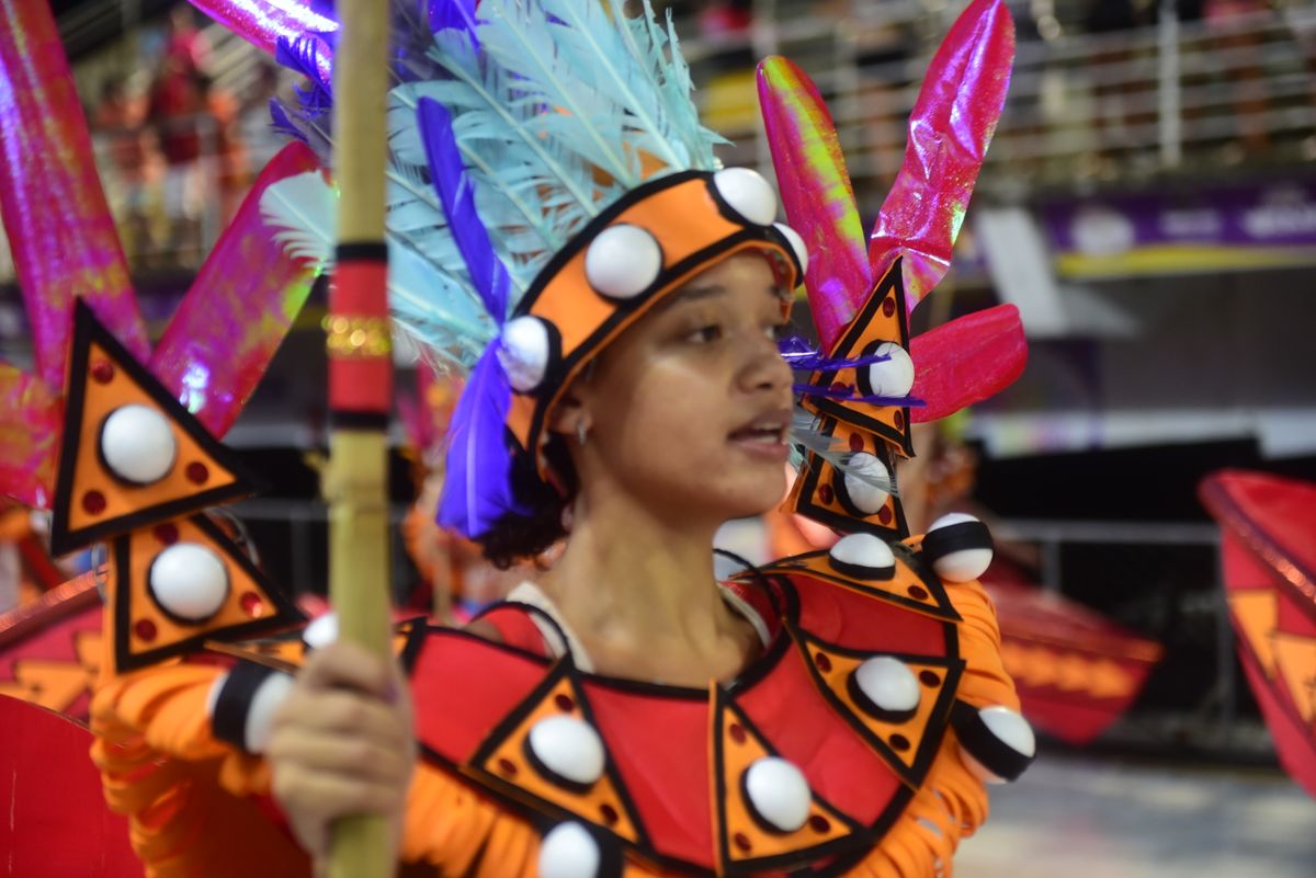 Unidos de Barreiros recupera enredo de 2009 e leva o amor por Guarapari ao Sambão do Povo no Carnaval 2024 por Rodrigo Gavini