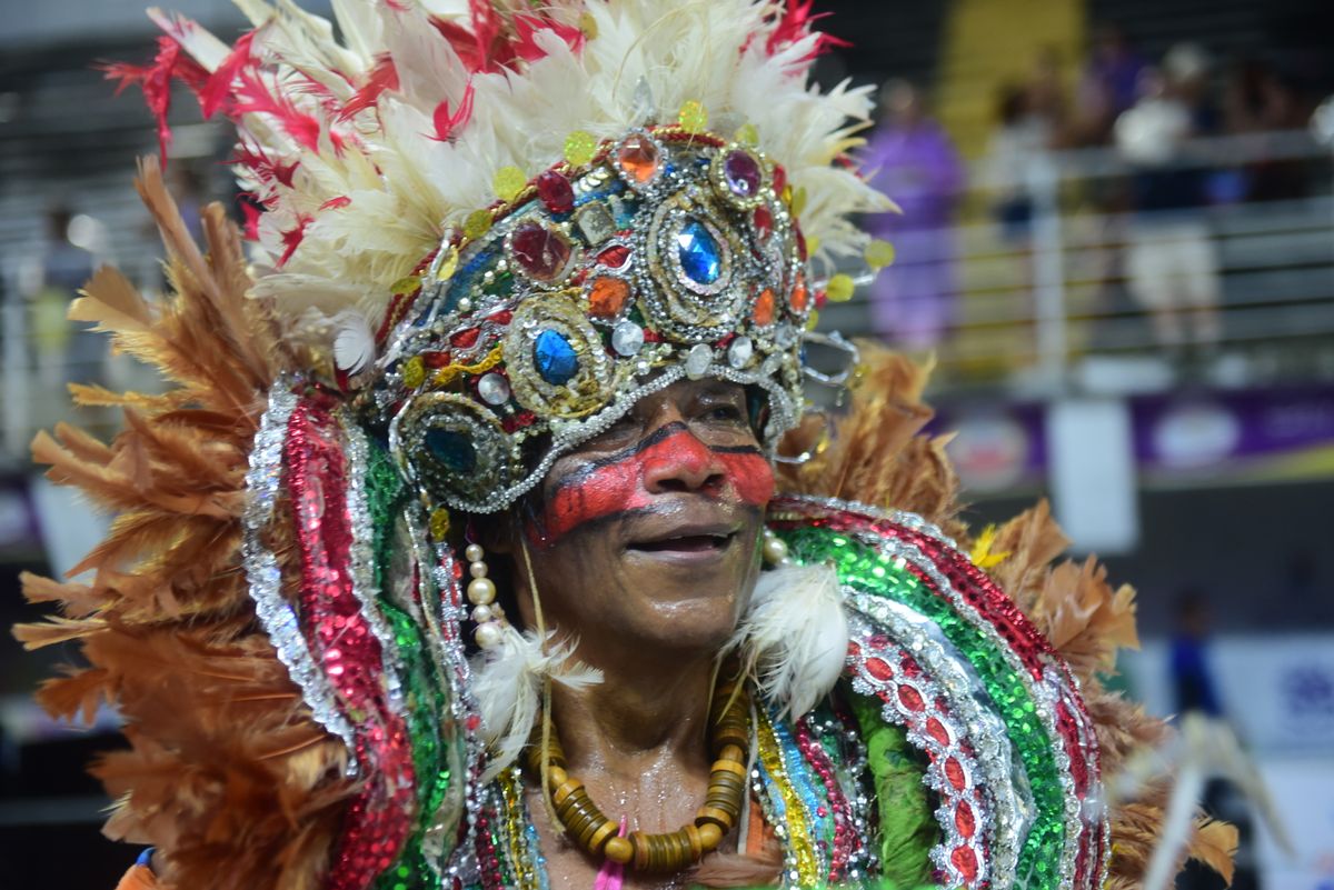 Unidos de Barreiros recupera enredo de 2009 e leva o amor por Guarapari ao Sambão do Povo no Carnaval 2024 por Rodrigo Gavini