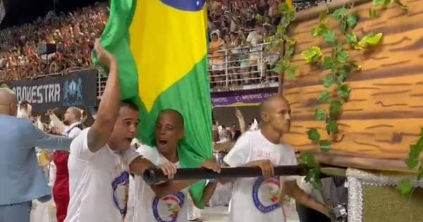 A escola de samba de Cariacica homenageou a cidade vizinha, com o enredo “Viana, divinamente brasileira”