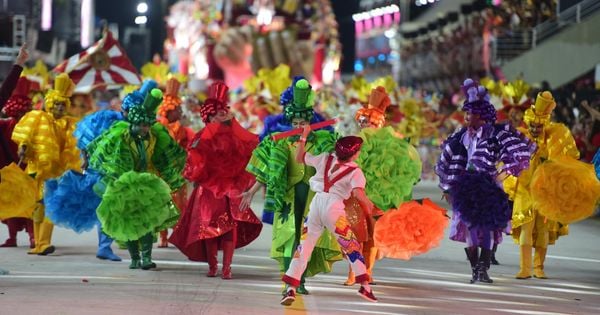 A atual campeã do Carnaval de Vitória, a Mocidade Unida da Glória (MUG) foi a quarta a entrar na avenida.