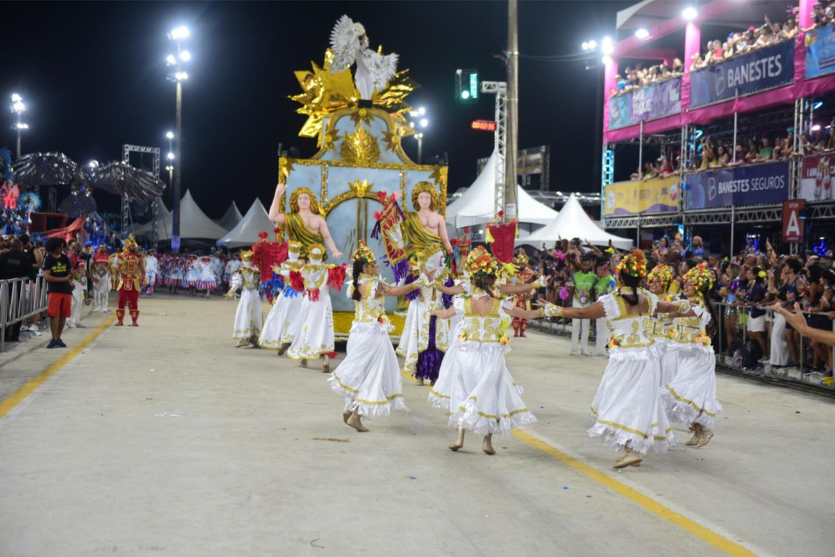 Confira o desfile da Boa Vista no Carnaval de Vitória 2024    por Ricardo Medeiros