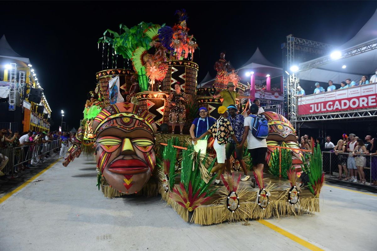 Confira o desfile da Boa Vista no Carnaval de Vitória 2024    por Ricardo Medeiros