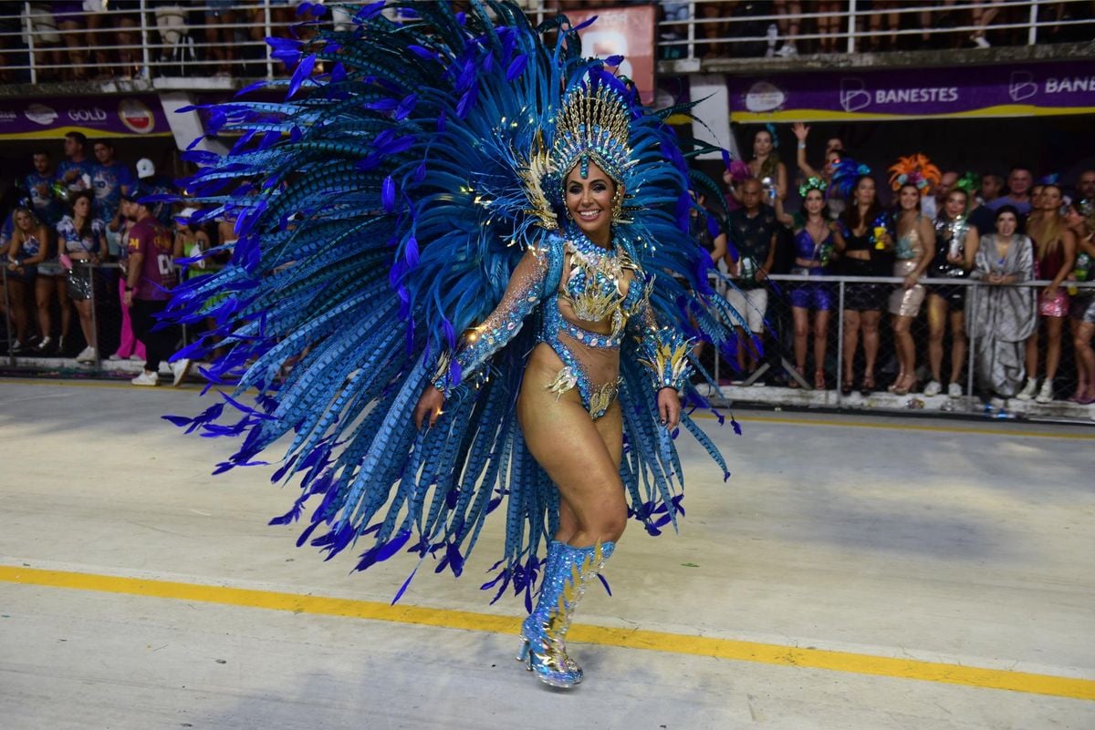 Confira o desfile da Boa Vista no Carnaval de Vitória 2024    por Ricardo Medeiros