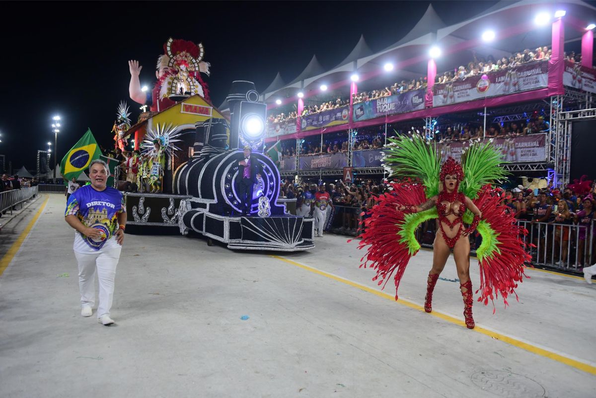 Confira o desfile da Boa Vista no Carnaval de Vitória 2024    por Ricardo Medeiros