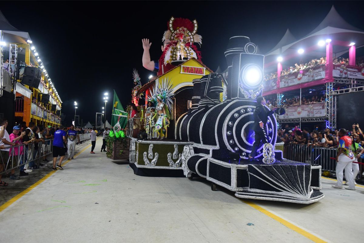 Confira o desfile da Boa Vista no Carnaval de Vitória 2024    por Ricardo Medeiros