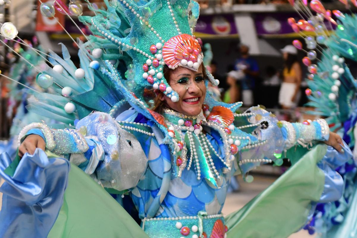 Confira o desfile da Chegou O Que Faltava no Carnaval de Vitória 2024      por Rodrigo Gavini 
