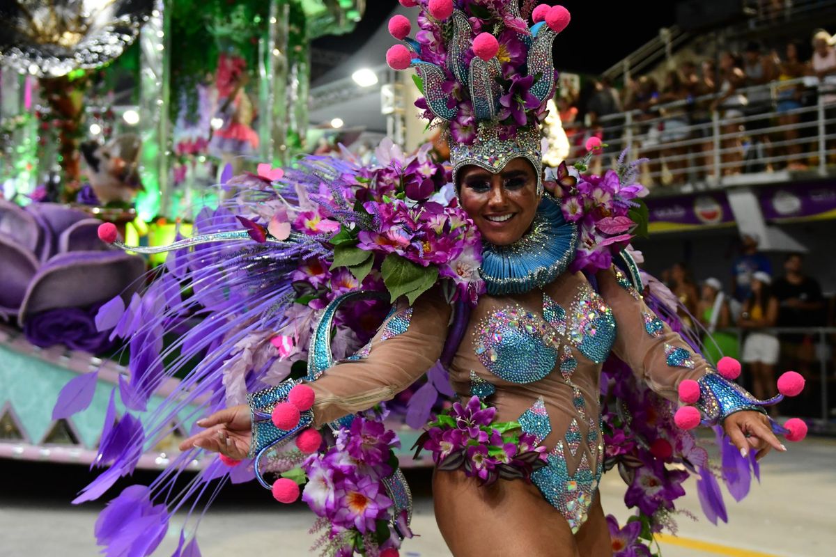 Confira o desfile da Chegou O Que Faltava no Carnaval de Vitória 2024      por Rodrigo Gavini 