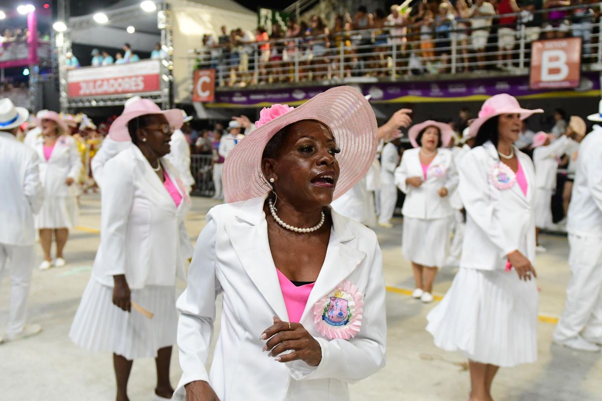 Confira o desfile da Chegou O Que Faltava no Carnaval de Vitória 2024      por Rodrigo Gavini 