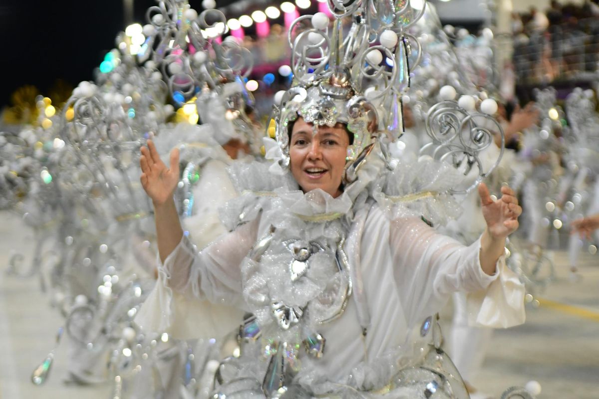 Confira o desfile da Chegou O Que Faltava no Carnaval de Vitória 2024      por Rodrigo Gavini 