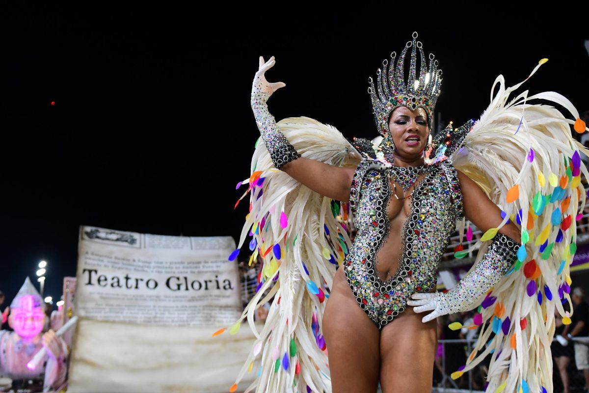 Confira o desfile da Chegou O Que Faltava no Carnaval de Vitória 2024      por Rodrigo Gavini 
