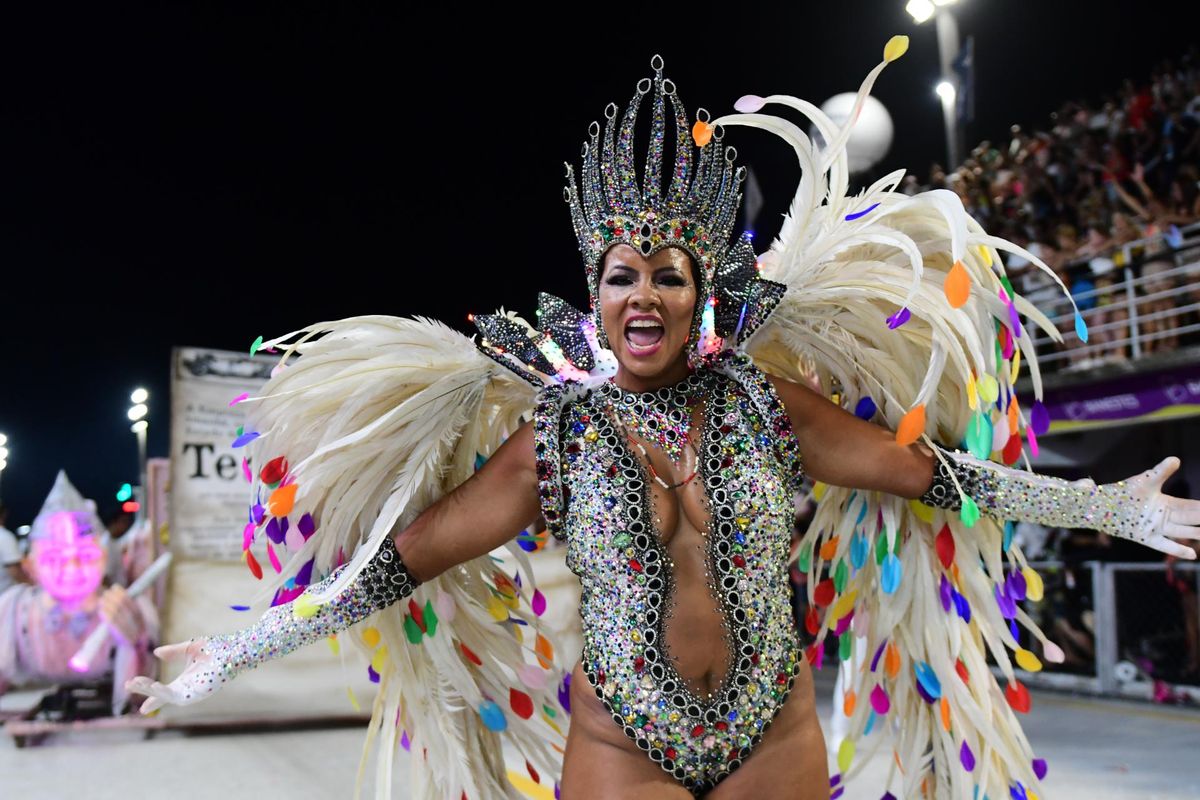 Confira o desfile da Chegou O Que Faltava no Carnaval de Vitória 2024      por Rodrigo Gavini 