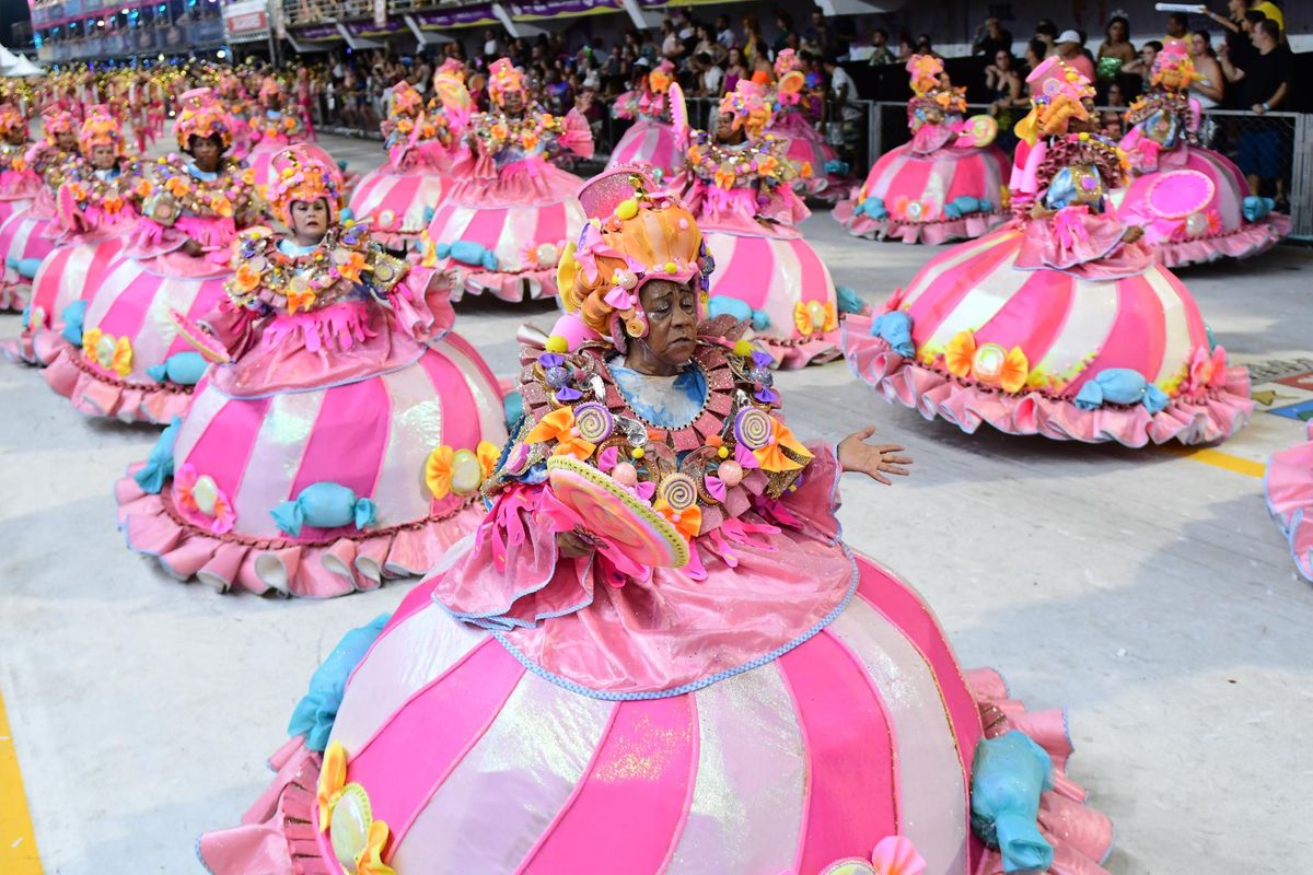 Confira o desfile da Chegou O Que Faltava no Carnaval de Vitória 2024      por Rodrigo Gavini 