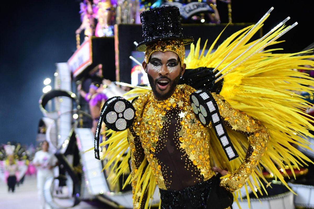 Confira o desfile da Chegou O Que Faltava no Carnaval de Vitória 2024      por Rodrigo Gavini 