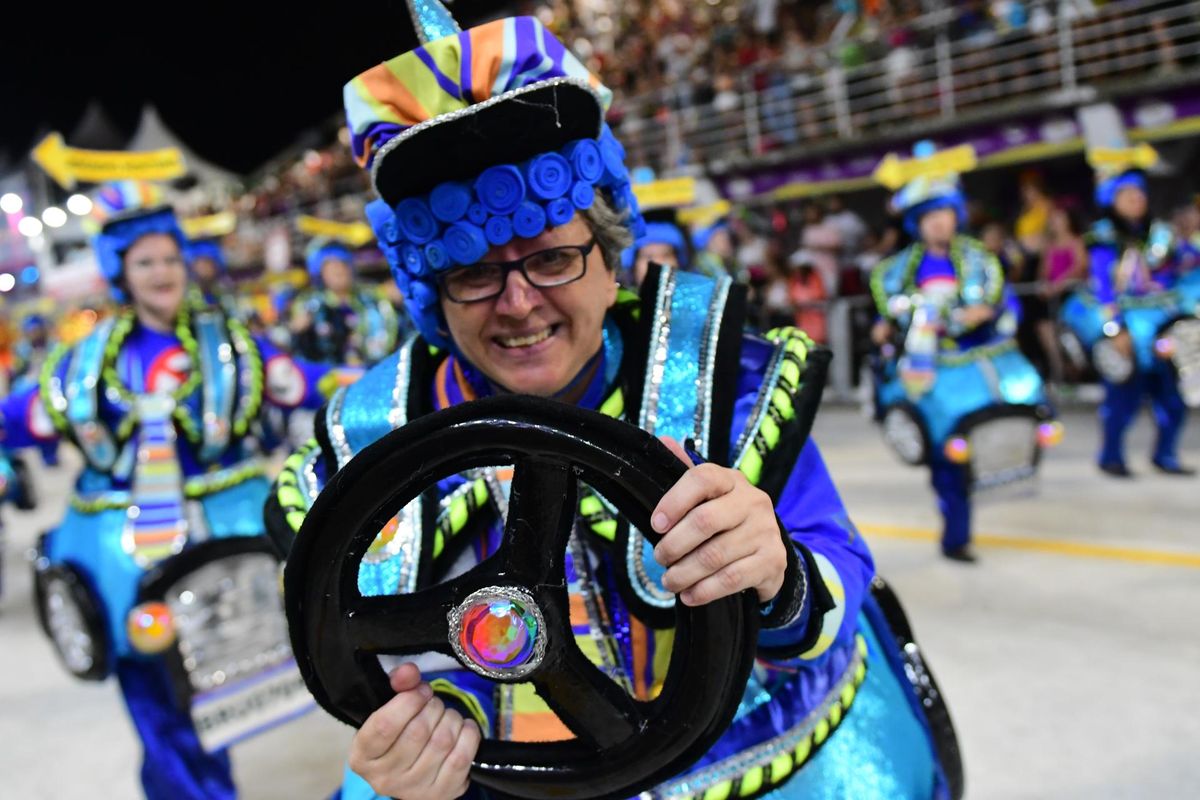 Confira o desfile da Chegou O Que Faltava no Carnaval de Vitória 2024      por Rodrigo Gavini 
