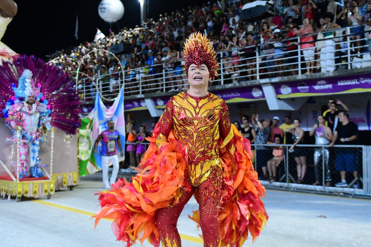 Confira o desfile da Chegou O Que Faltava no Carnaval de Vitória 2024      por Rodrigo Gavini 