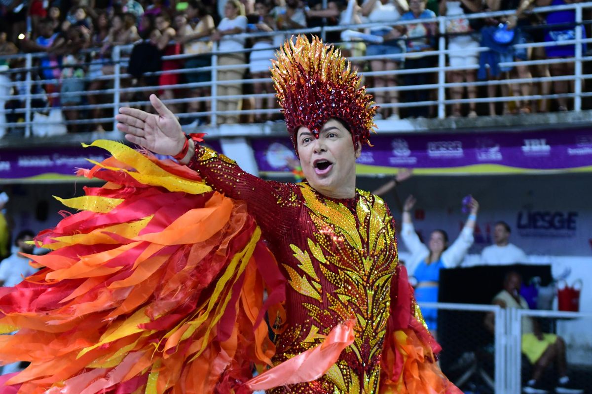 Confira o desfile da Chegou O Que Faltava no Carnaval de Vitória 2024      por Rodrigo Gavini 