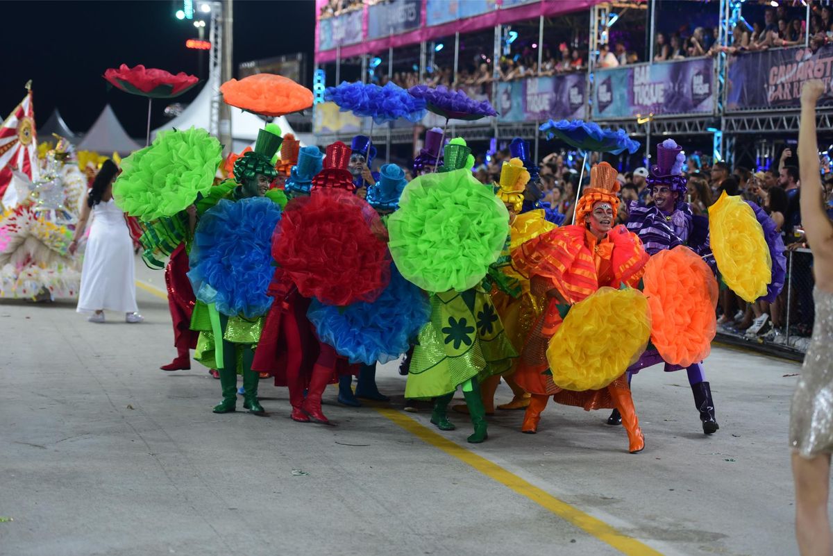 Confira o desfile da Mocidade Unida da Glória no Carnaval de Vitória 2024     por Ricardo Medeiros 