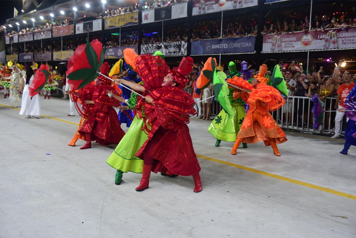Confira o desfile da Mocidade Unida da Glória no Carnaval de Vitória 2024     por Ricardo Medeiros 