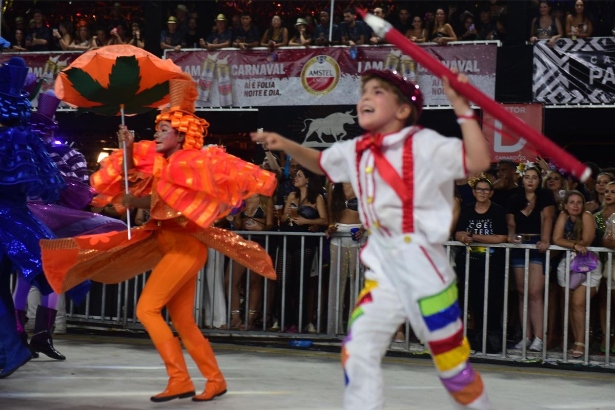 Confira o desfile da Mocidade Unida da Glória no Carnaval de Vitória 2024     por Ricardo Medeiros 