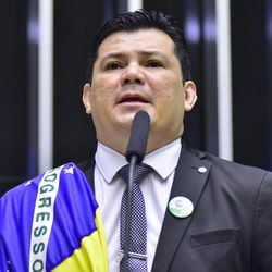 Para a Mesa Diretora, as declarações do deputado federal eleito pelo Espírito Santo “excederam o direito constitucional à liberdade de expressão, caracterizando abuso das prerrogativas parlamentares”