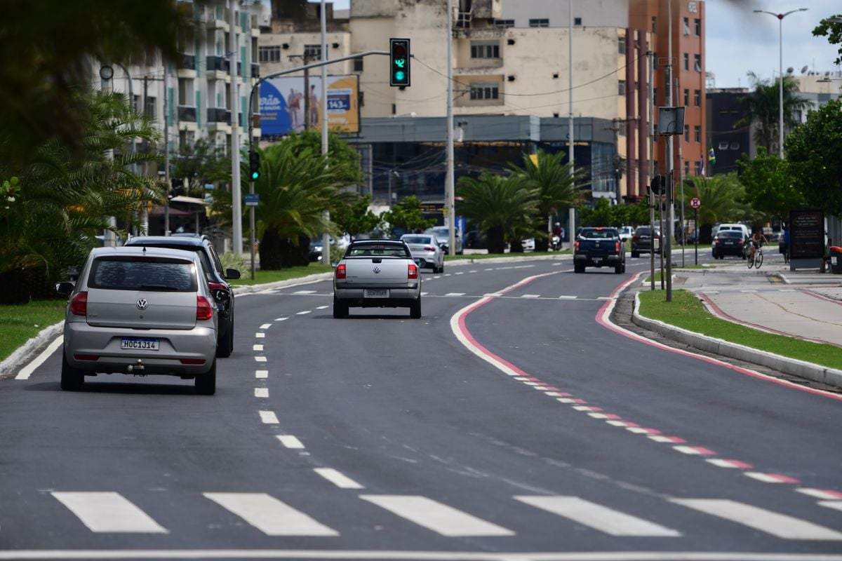 Avenida Dante Michelini recebeu sinalização